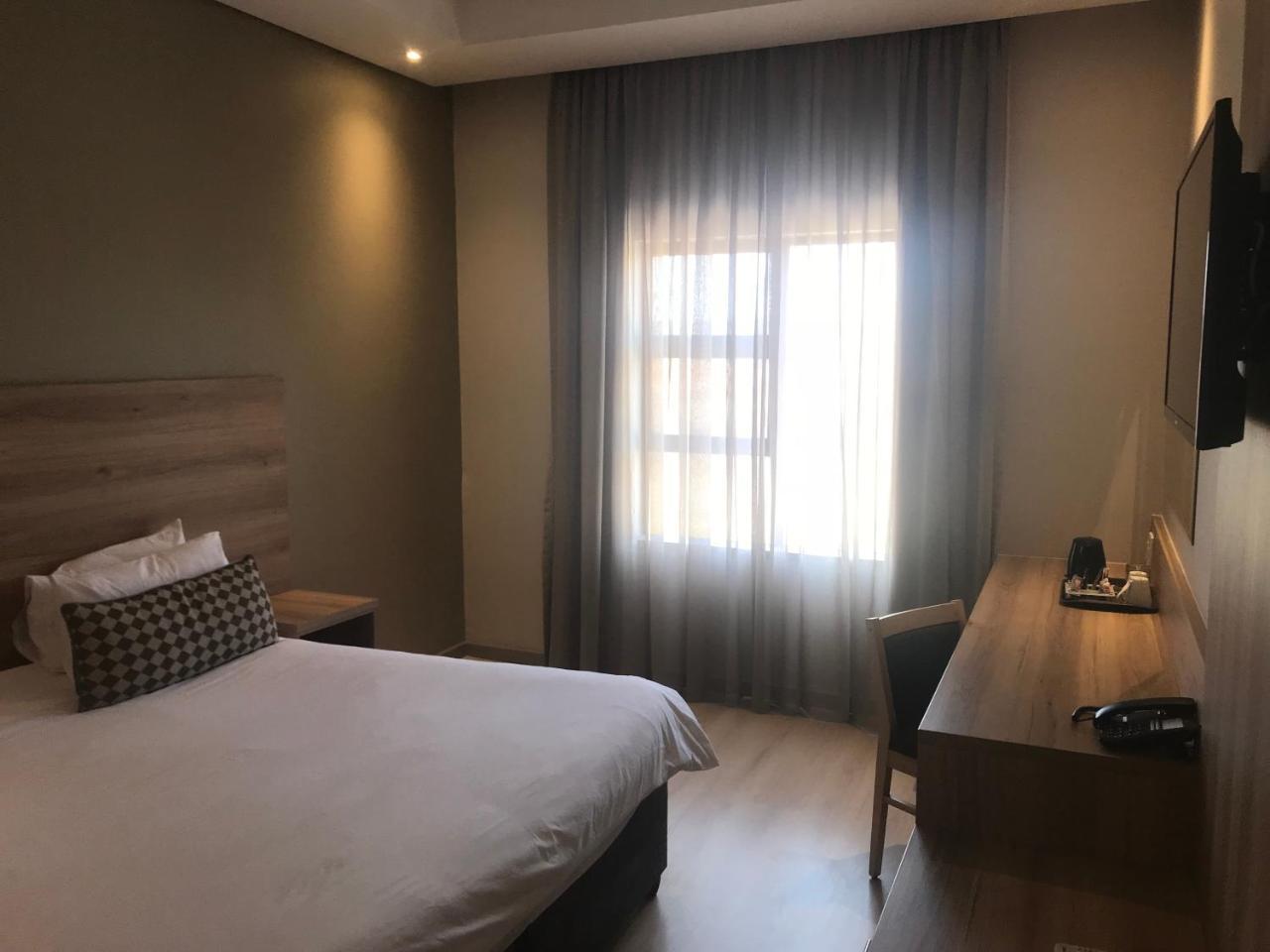 Regal Inn Hotel Midrand Eksteriør billede